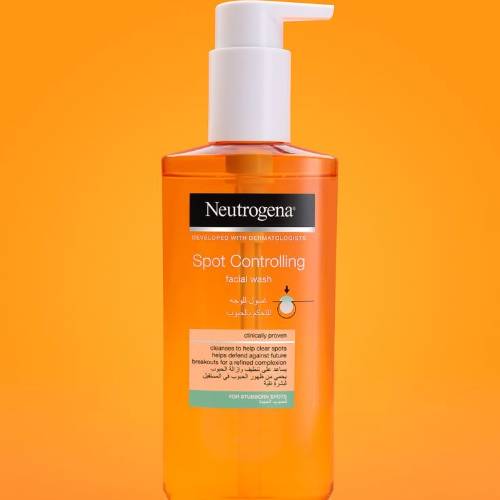 Neutrogena 2% Salicylic Acid Clear & Defend Facial Wash  200ml